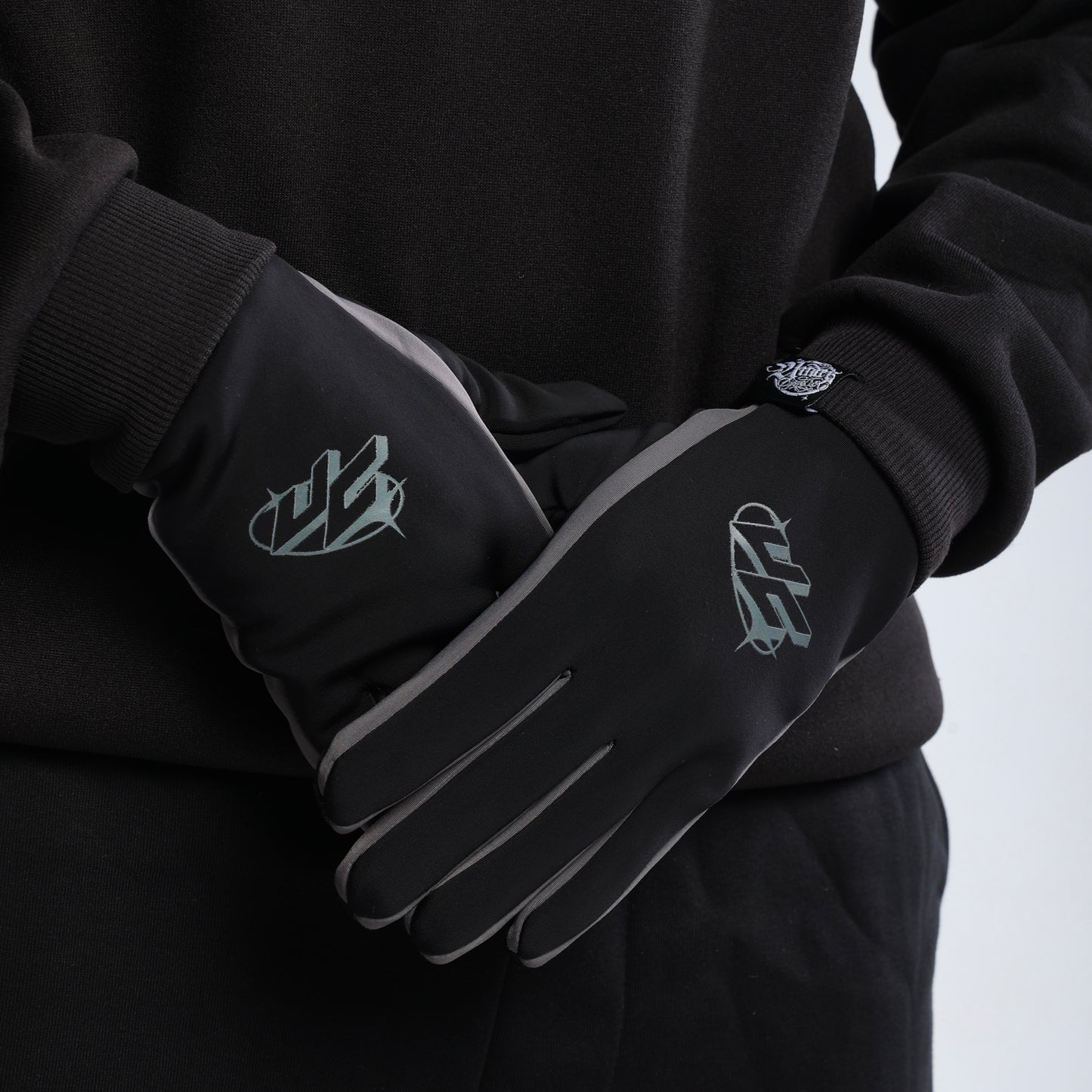 uc Gloves