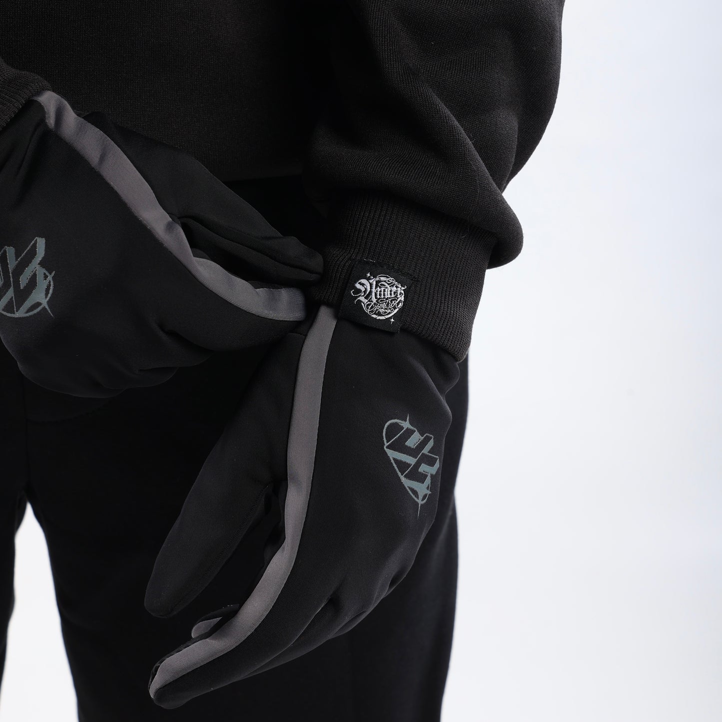 "MTL" Crewneck Black